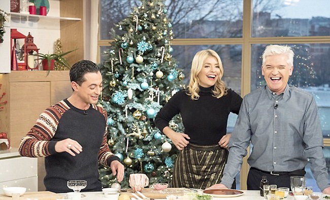 ITV This Morning Christmas Special â Theo cooking Christmas dinner in a mug!