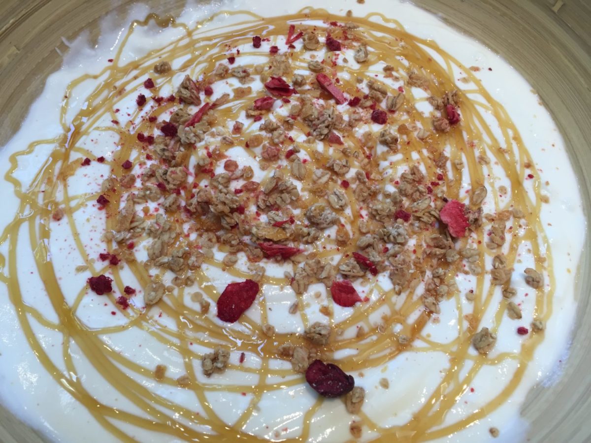 Greek yoghurt with honey and dried raspberries by Theo