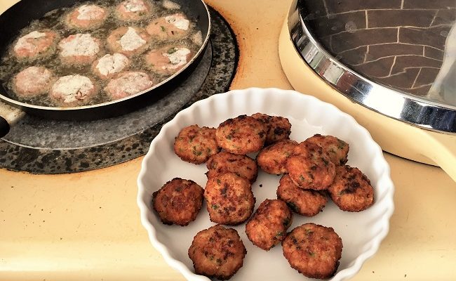 Keftedes recipe – Greek Meatballs
